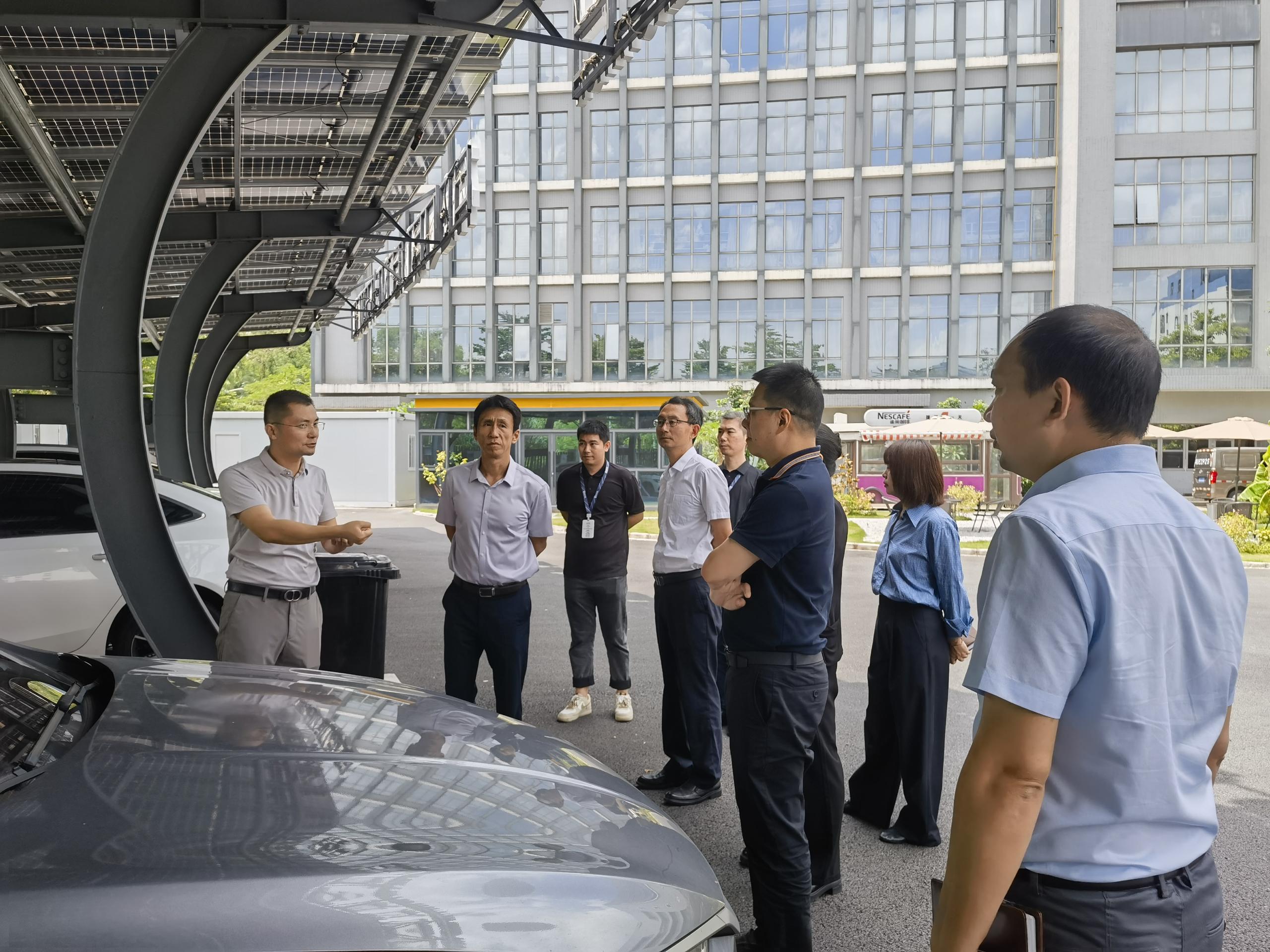 深物业集团一行莅临jinnianhui今年会考察交流，共筑“绿色低碳”新篇章